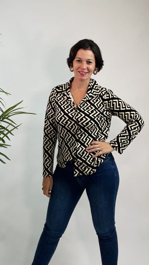 BLUSA ESTAMPADA FORMAS GEOMETRICAS PARA ELLAS NEGRO 39.99